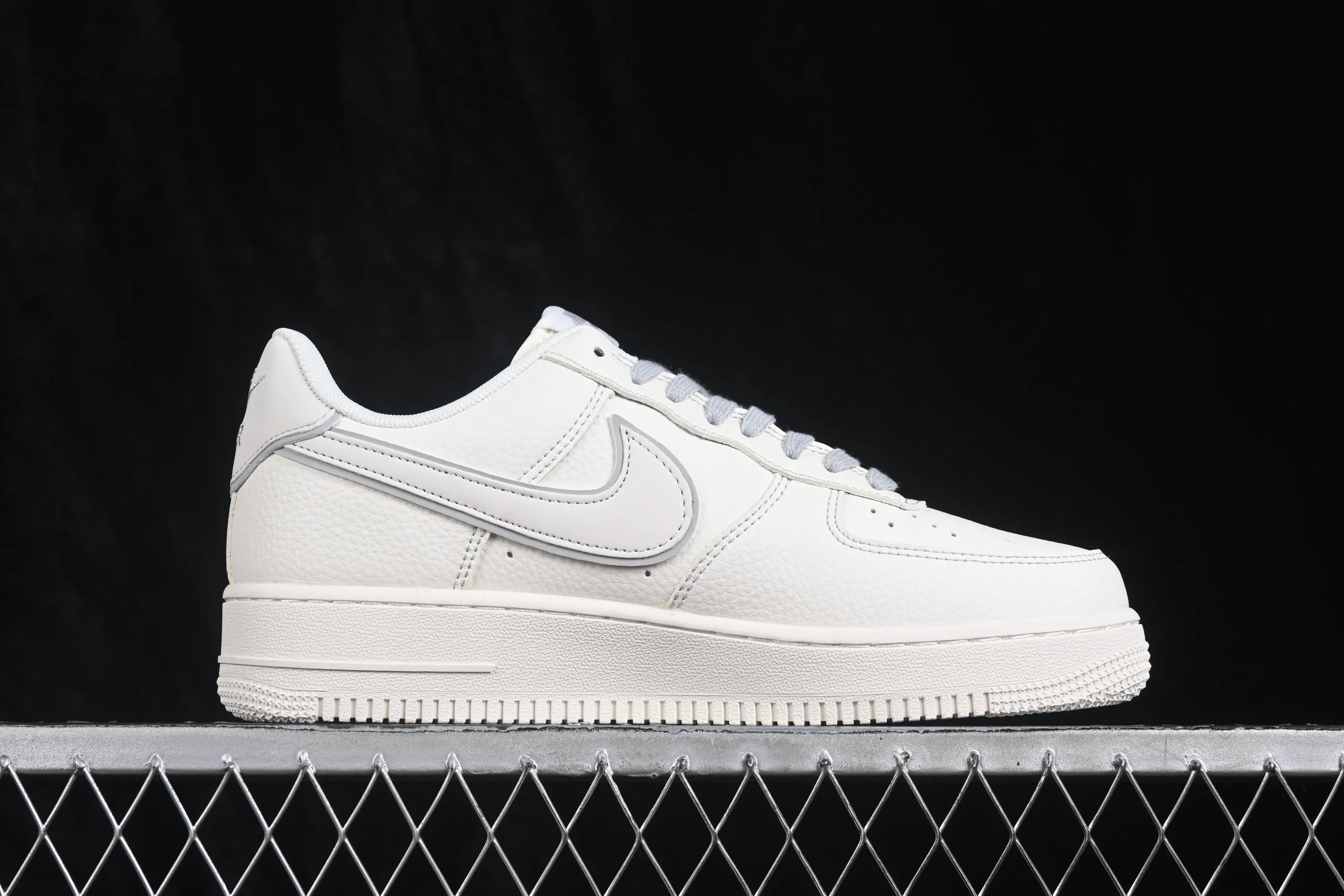 All categories Nk Air Force 1 Air Force series Nk Air Force 1 Low Air Force low-top Nike Air Force 1'07 Low joint model Air Force 1 low-top casual sneakers DN9688-120